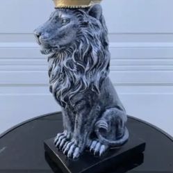 Leo the lion statue