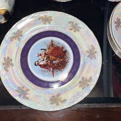 Vintage Fine Porcelain Plates Romeo & Juliet Gold Rim 