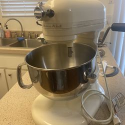 KitchenAid 6 Qt Professional Stand Mixer for Sale in Oceanside, CA - OfferUp