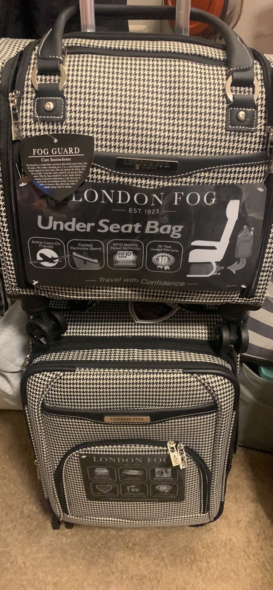 London Fog Luggage Set