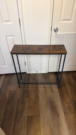 Small display table, entry way table, small desk
