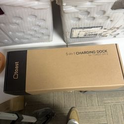 Toast 5-in-1 Charging Dock
