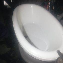 Victorian Style Master Tub With Air Holes For Blower On Wheels 