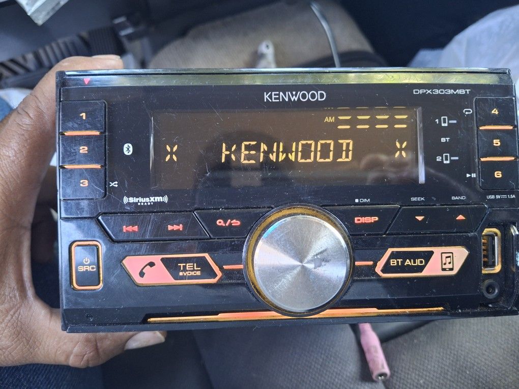 STEREO KENWOOD AUX USB BLUETOOTH CAMBIA DE DIFERENTES COLORES GOOD CONDICIÓN ABLO ESPAÑOL