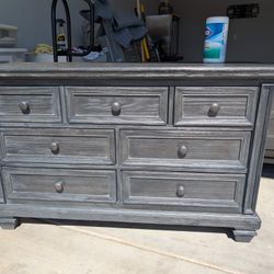 Full Bed Set And Dresser