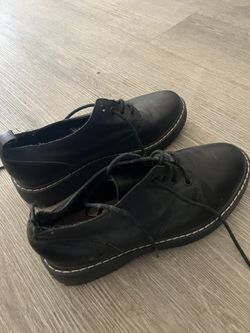 Size 7.5 Girl Black Shoes