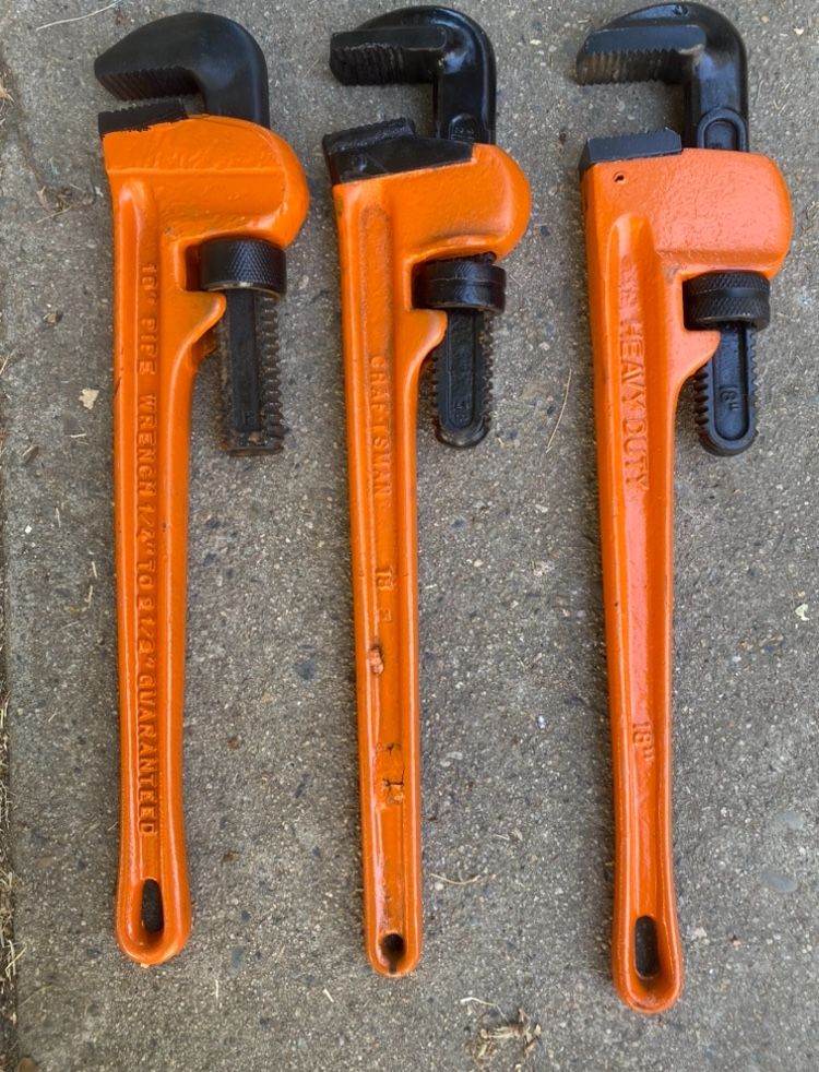Pipe wrench