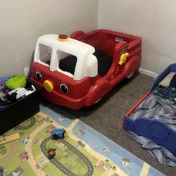 Toddler bed 