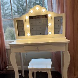 Small Child Vanity 