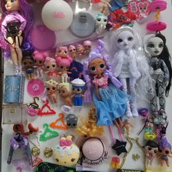 Lot Of Lol Omg And Rainbow high Dolls Accessories. Read