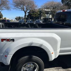 Sell F-350 Box 2019 With Lamps 