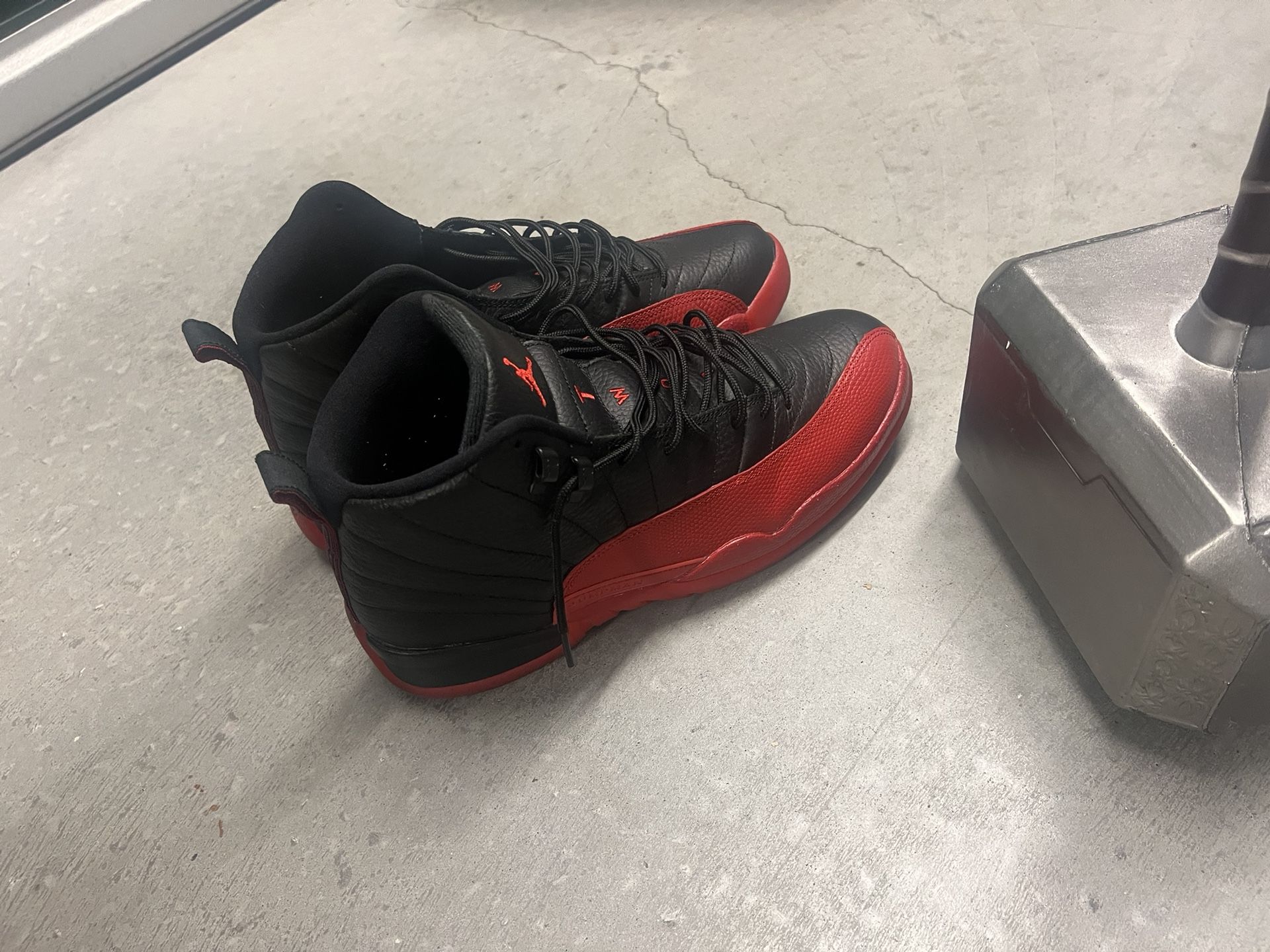 Flu Game 12s (2016) Like New