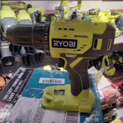  RYOBI
ONE+ 18V Cordless 1/2 in. Drill/Driver (Tool Only)



