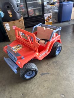 Bluey 12v battery-powered car with sound for kids 3+$$$100