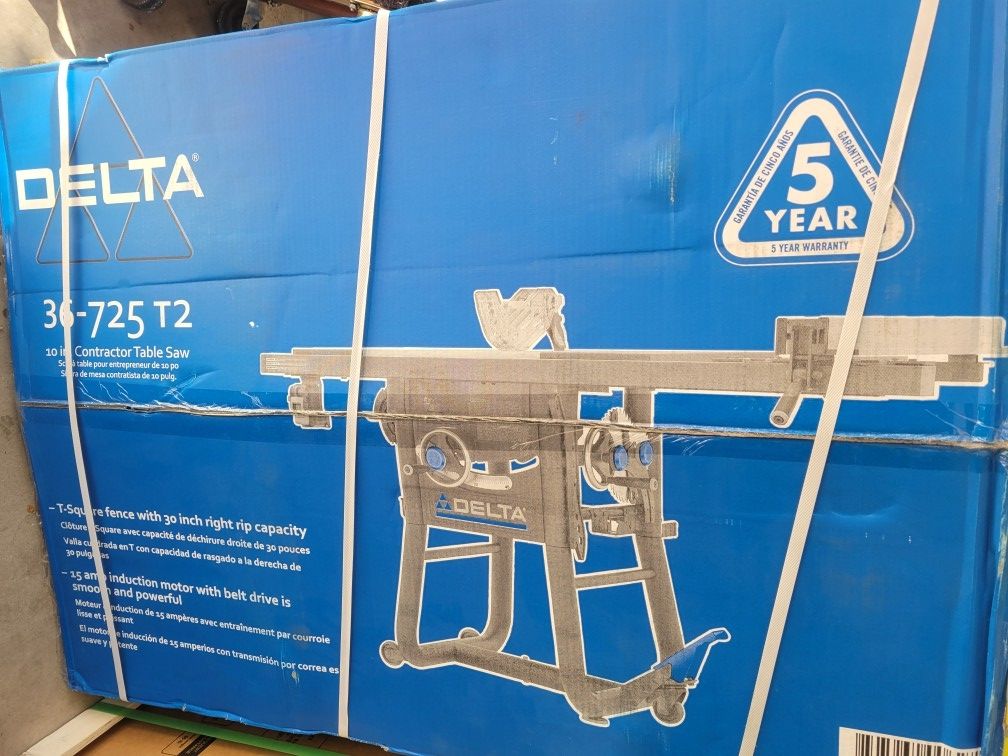 NEW DELTA Contractor Saws 10-in Carbide-Tipped Blade 15-Amp Table Saw