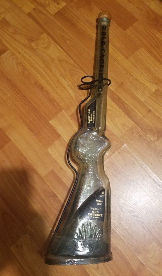 VINTAGE RIFLE TEQUILA BOTTLE w/metal STAND