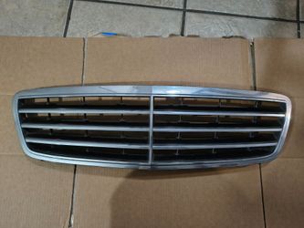 06-07 Mercedes Benz c230 upper grill chrome ❗ nice ❗