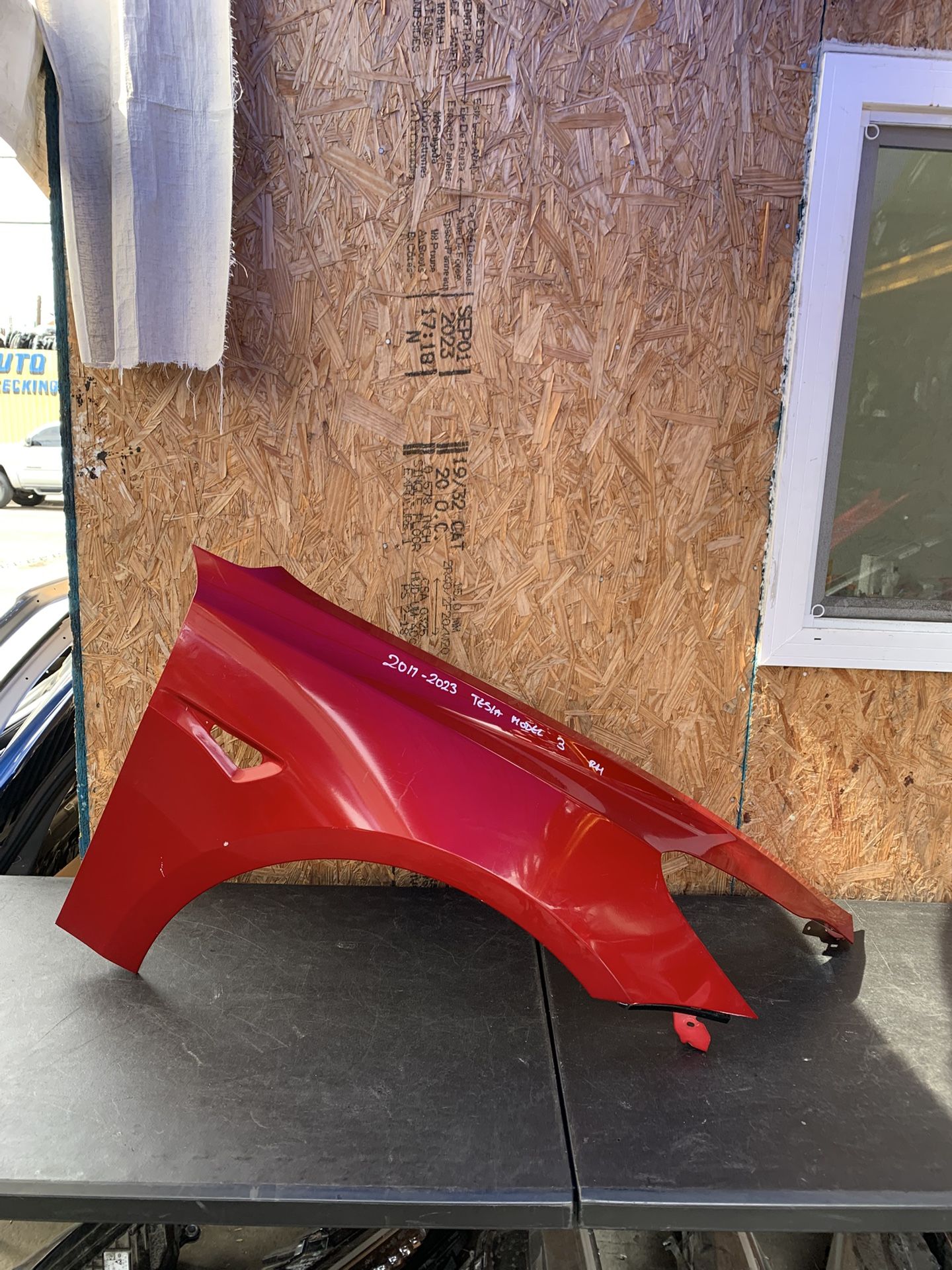 2017 2018 2019 2020 2021 2022 2023 TESLA MODEL 3 RIGHT SIDE FENDER OEM USED