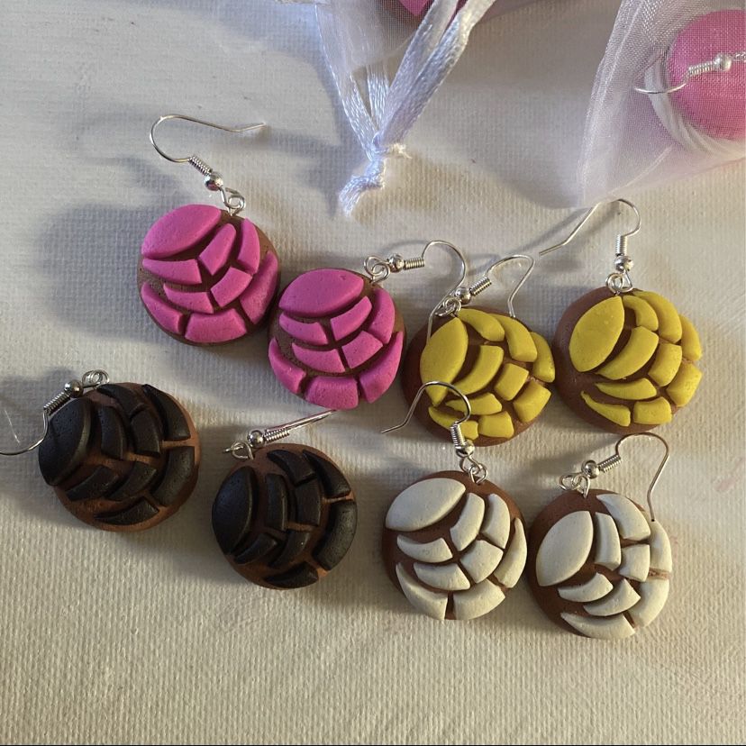 )Conchas Mexican bread Earrings (For upcoming day of the dead or Halloween