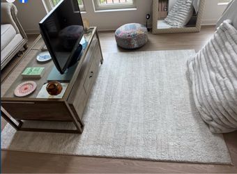 TV + Coffee Table / TV Stand + Large Area Rug – $275 OBO  Complete living room setup in great condition. Perfect for an apartment, bedroom, or someone