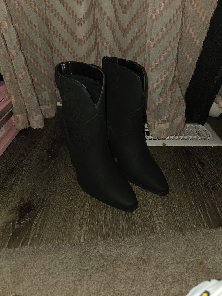 Black Boots