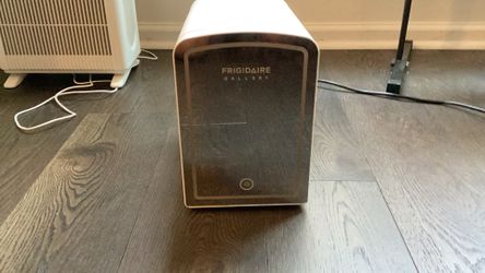 Mini fridge
