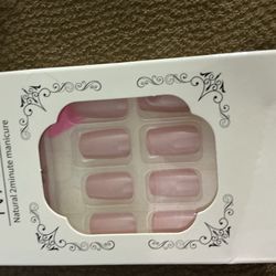 Press on nails