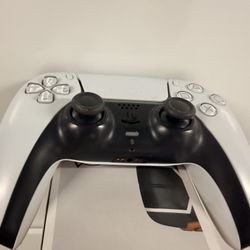 ony DualSense Wireless Controller (White) for the PlayStation 5.