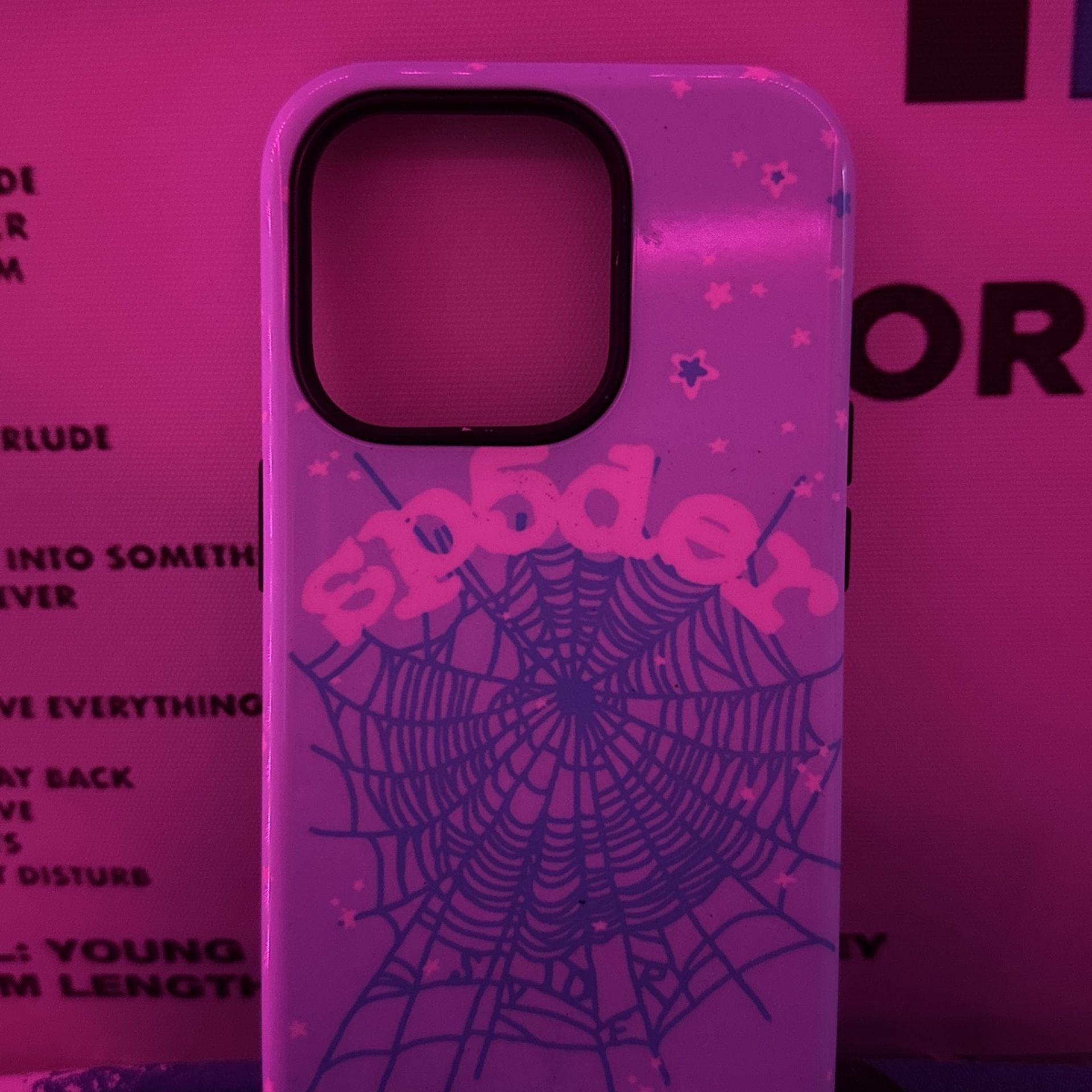 spider case brand new iphone 15 pro good Quality very stiff protects phones very well