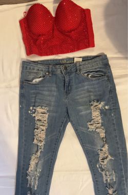 Red corset/blue ripped jean