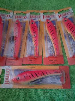 Small fishing Lures 🎣 13, pieces.