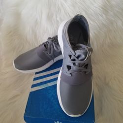 Adidas Women's Tubular Viral Sneakers Sz 7.5
