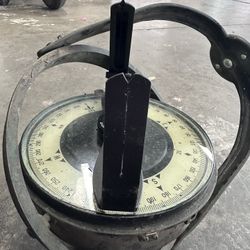 Antique vintage nautical compass with site vein