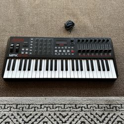 Price Drop! Akai MPK 249(49 Key Controller Keyboard)