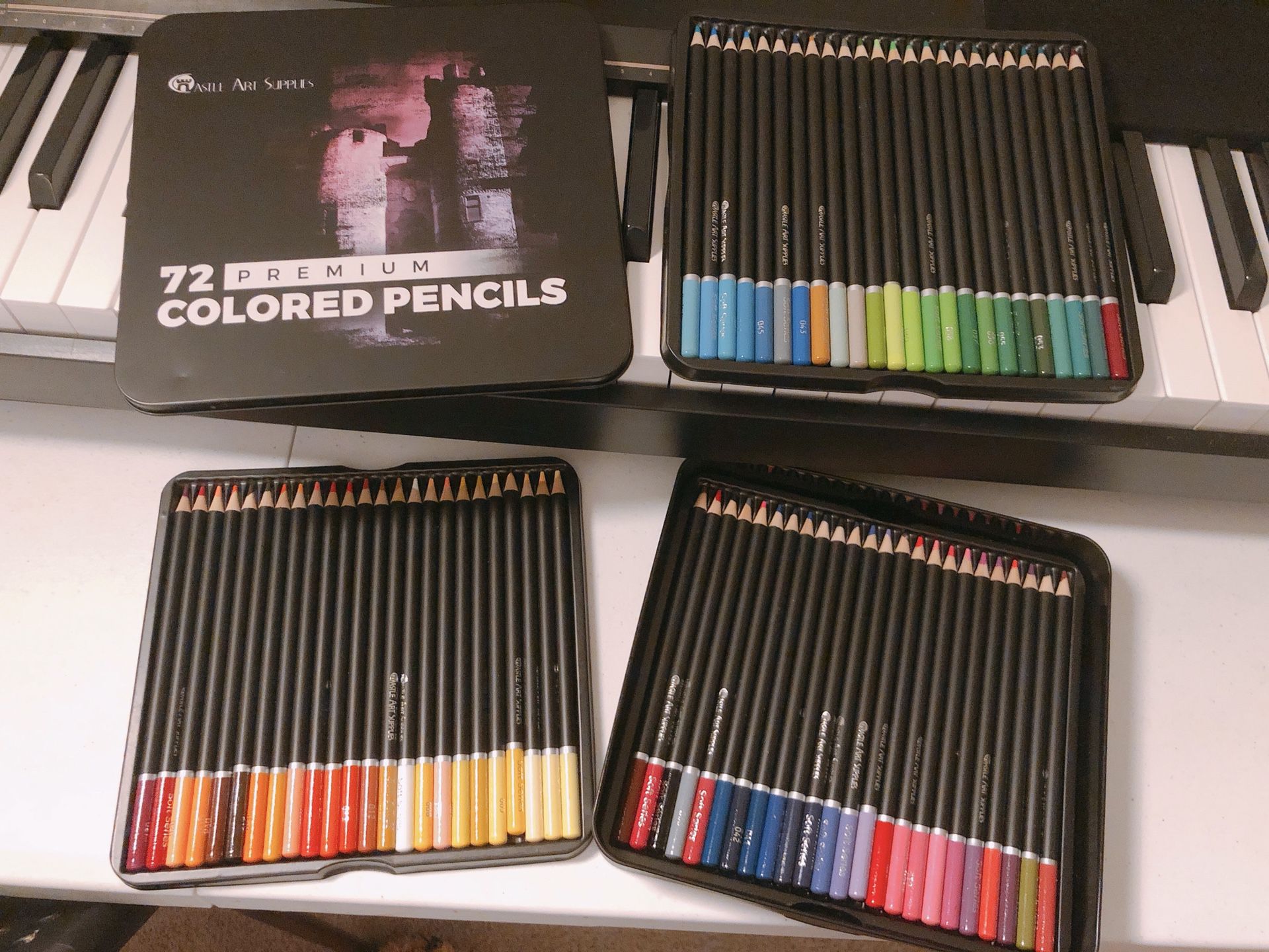 72 colored pencils set