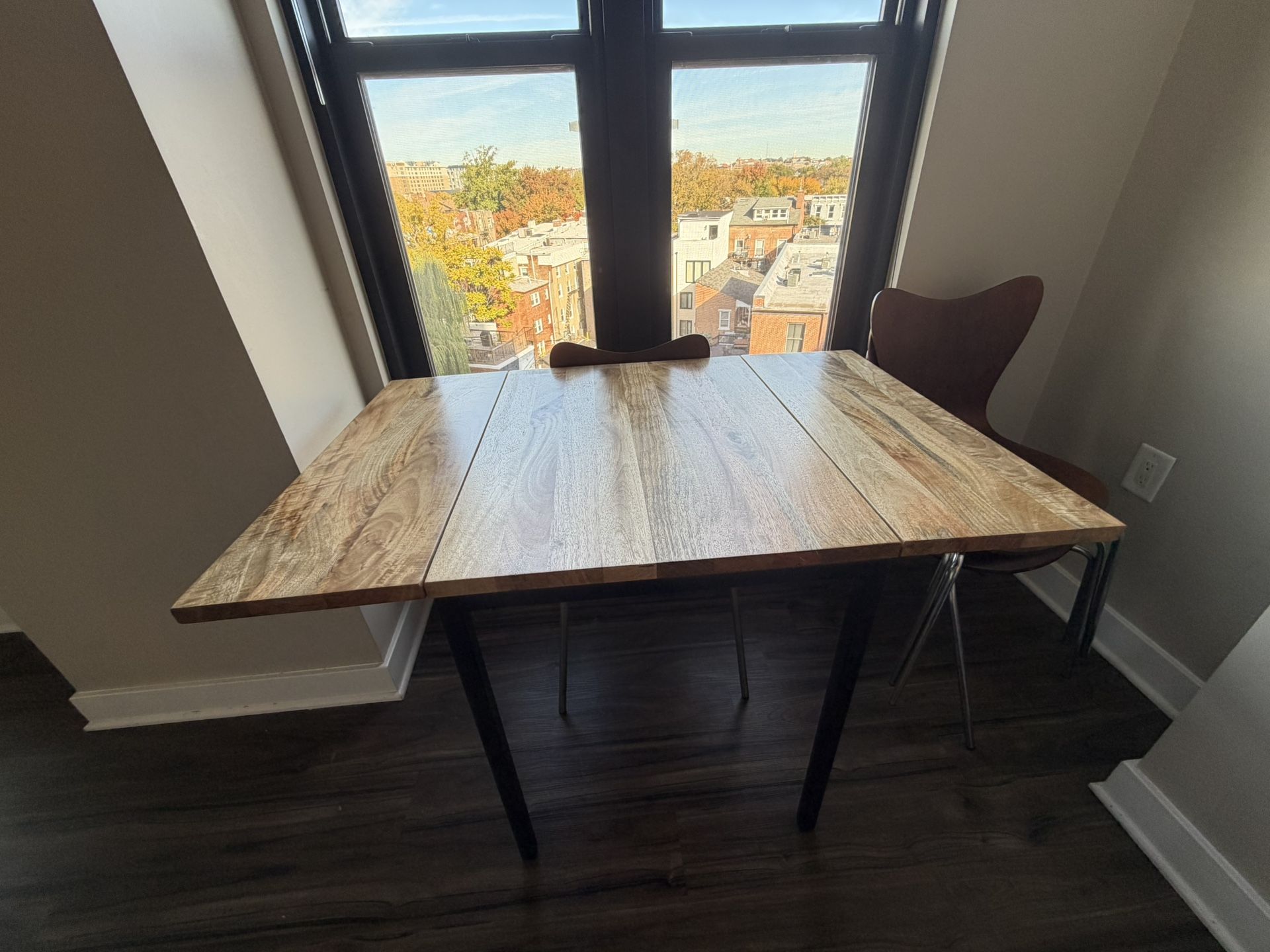 Kitchen table w/dropleafs West Elm