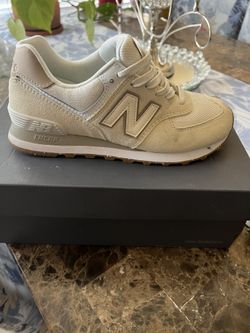 New Balance Women Shoes