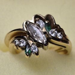 Duamond And Emerald Gold Wedding Set 