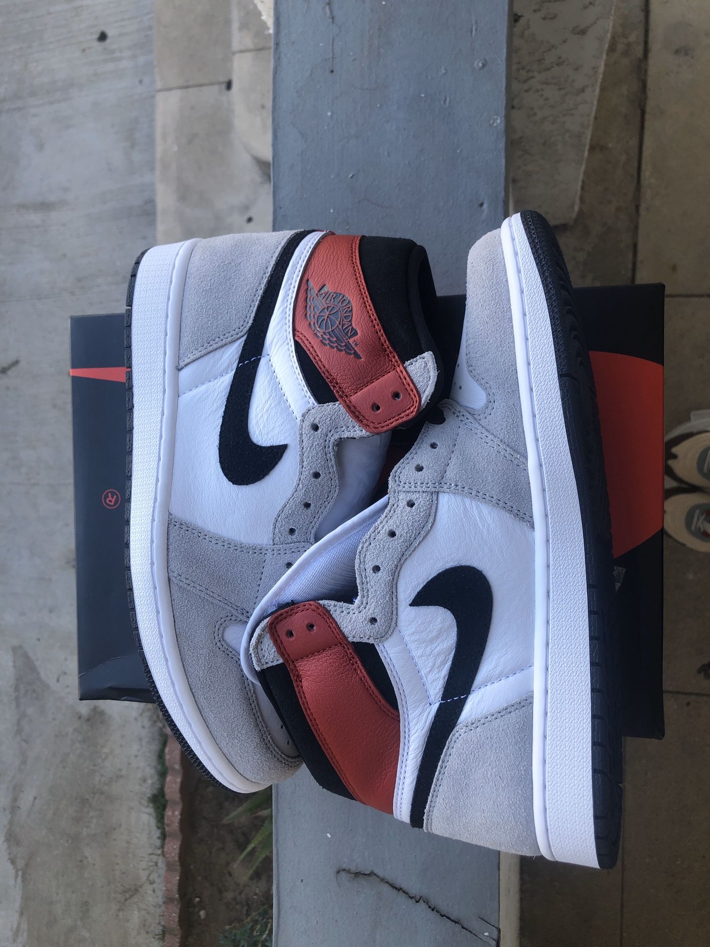 Air Jordan 1 smoke grey