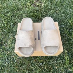 Yeezy Slides
