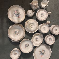 Vintage Salem China 23K Gold Dinnerware Set – 94 Pieces – Beautiful and Complete