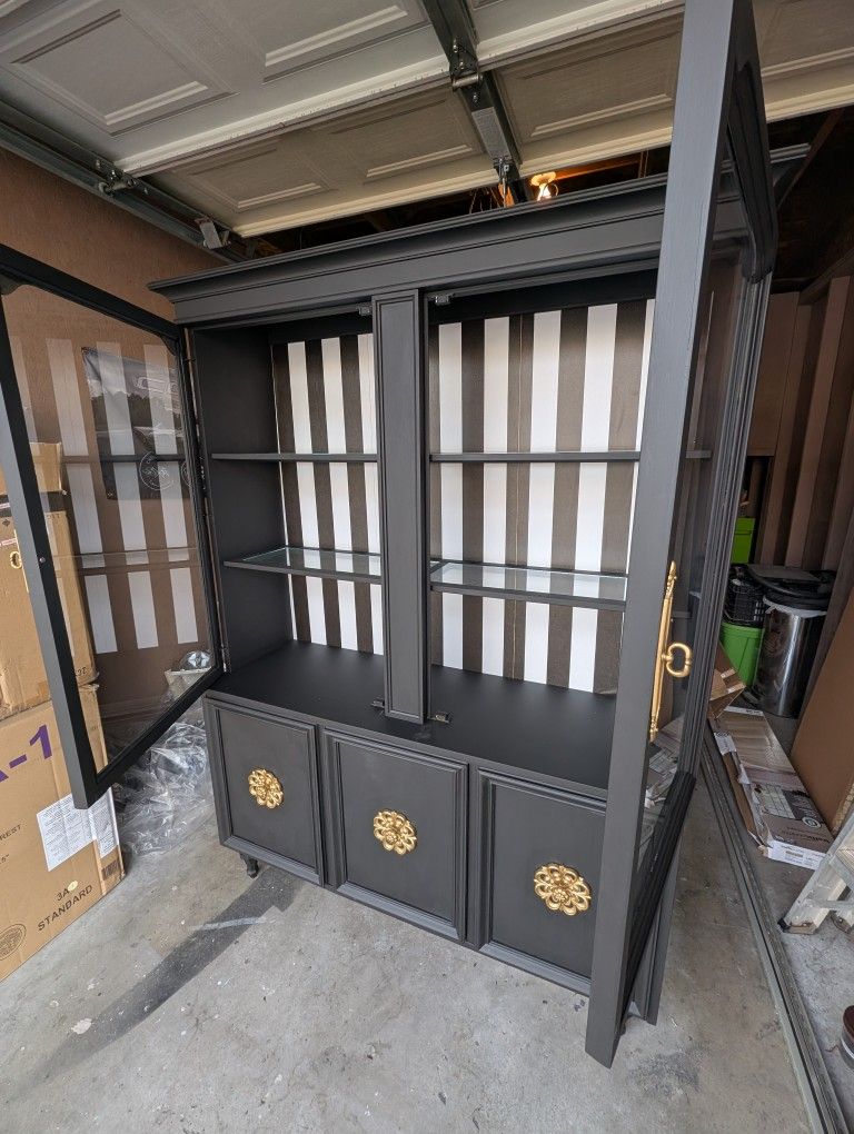 ๐ฟ Beautifully Refinished Cabinet ๐ฟ