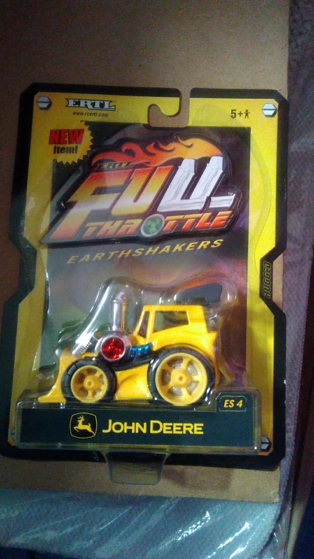 Ertl john deere tractor new