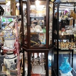 Pulaski 6 Tier Lighted Mirror Back Curio Cabinet- Located In Shelton 