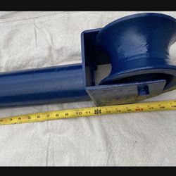 CONDUX FEEDING CABLE SHEAVE 4 INCH 6500LB GOOD CONDITION