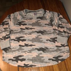 Size XL Fuzzy Soft Thin Camouflage Sweatshirt 
