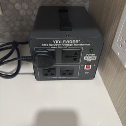 Yinleader Voltage Converter Transformer 3000w Step Up/Down Power Converter 110-120V to 220-240V/220-240V to 110-120V, with 2 US & 2 Universal Outlets,