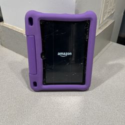 Fire HD 8 (10 Generation) 32GB  *(Cracked Screen)*