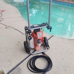 Husqvarna (HV-020802) 2000 PSI Electric Powered Pressure Washer 1.2 Max GPM
SKU HV-020802