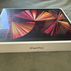 Apple iPad Pro 11-inch (3rd generation) 1 TB, Wi-Fi + 5G, 11 in - Space Gray And Magic Keyboard 